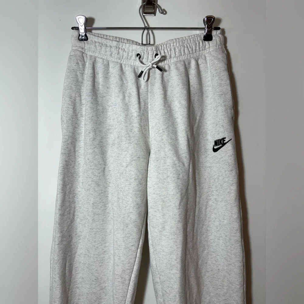 Nike Women's Sportswear Essential Fleece Jogger Sweat Pants Gray Sz S